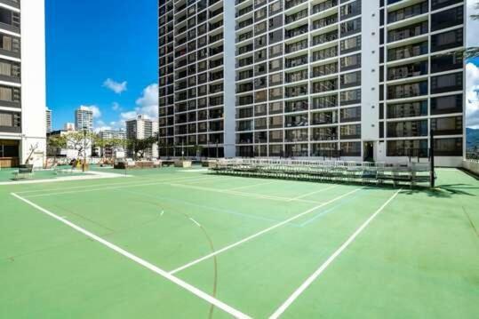 Deluxe 32Nd Floor Condo - Gorgeous Ocean Views, Free Wifi & Parking! Honolulu Ngoại thất bức ảnh